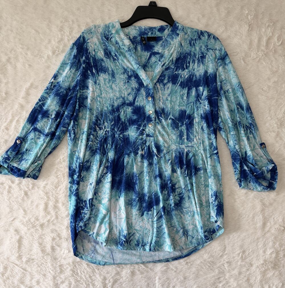 New Directions Blue Tie Dye Tunic Womens L Roll Tab 3/4 Sleeve Pintuck V-Neck